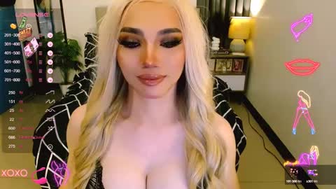 Kim - DONT FORGET TO FOLLOW AND GIME THUMBS UP online show from March 12, 5:02 am