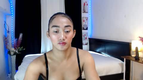 gorgeous_nicole online show from February 12, 6:19 pm