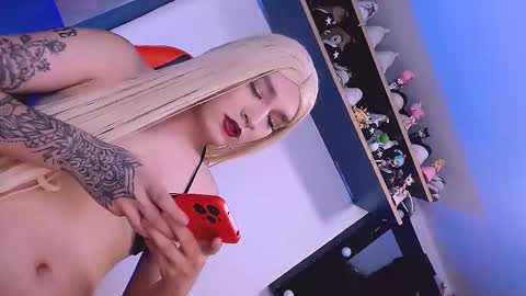 grecia_9inchs online show from November 9, 6:03 am