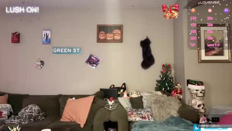 SexQueen Nikki online show from December 1, 6:16 am