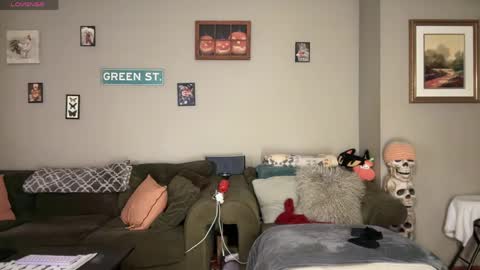 SexQueen Nikki online show from April 19, 3:29 am