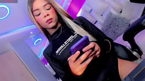   online show from December 26, 9:04 pm