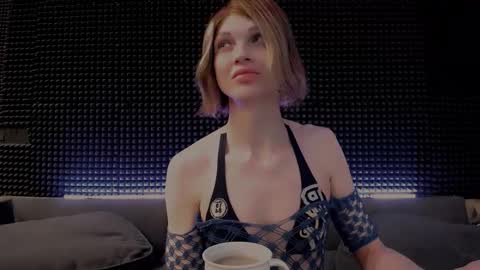 Miss Hardy online show from March 22, 3:33 am