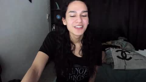 helena_spellman online show from December 18, 12:38 am