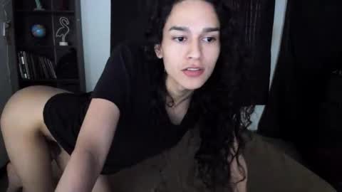 helena_spellman online show from April 7, 10:33 pm