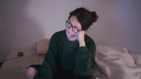 Ada Sophie online show from January 5, 9:05 am