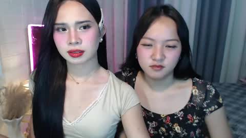 hoelymolly online show from April 17, 9:49 pm