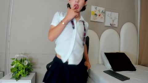 honey_hex_ online show from May 12, 7:44 pm