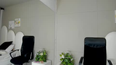 honey_hex_ online show from May 26, 12:35 pm