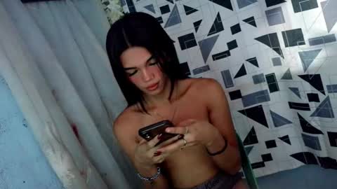 Rhiana online show from March 13, 6:35 pm