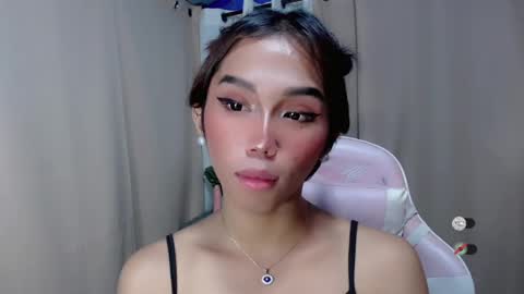 Khianna online show from May 10, 1:16 pm