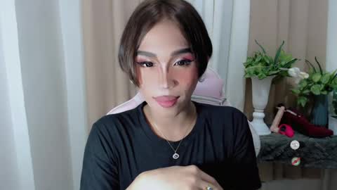 Khianna online show from May 22, 12:12 pm