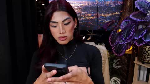 Julli Anna online show from December 5, 1:28 pm