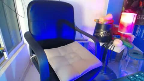 hotbritneyxx online show from February 1, 4:14 am