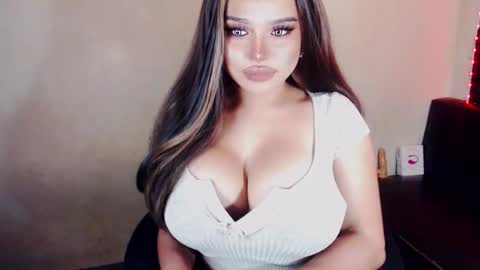 Marga Avery online show from December 16, 4:27 pm