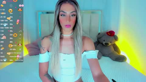 hotzarasweet online show from April 7, 9:27 pm