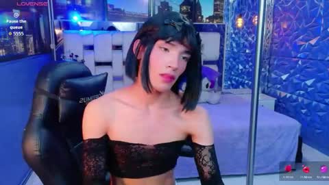 isaacnova online show from May 28, 8:07 pm