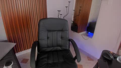 isabell online show from November 22, 5:37 pm