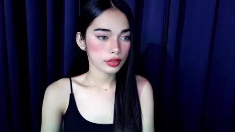 Isabelle online show from November 18, 3:01 pm