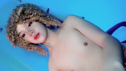 EZZIE online show from January 29, 6:28 pm