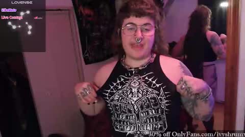 Ivy ShrumX online show from December 18, 2:39 am