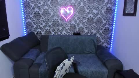 Snapshot of jdstudio chatting on October 22, 2:57 am . Julianita y Valery . online show from October 22, 2:57 am