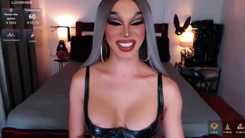 Queen Jenifer online show from November 28, 6:04 am