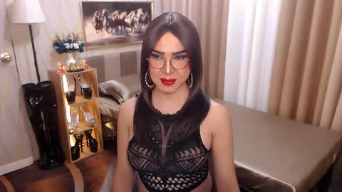 jenniegarcia online show from April 21, 3:52 pm