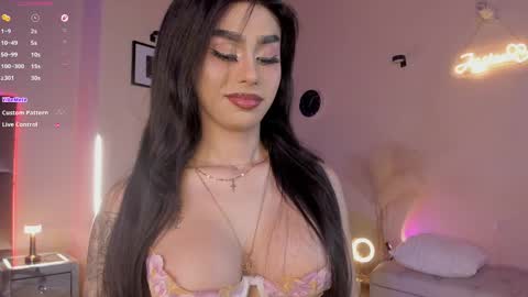 itsjesscollen online show from April 22, 6:09 am