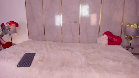 Jiggly online show from February 1, 5:39 am