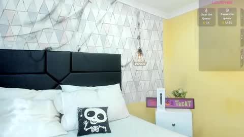 Justine online show from November 3, 4:44 am