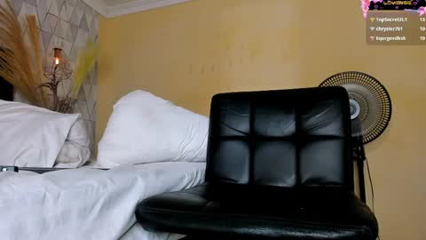 Justine online show from April 1, 1:41 pm