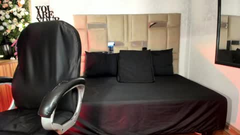karolfoxxi__ online show from May 14, 4:44 am