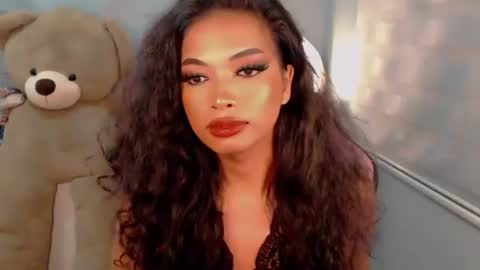 IVY JANE online show from October 17, 3:59 pm