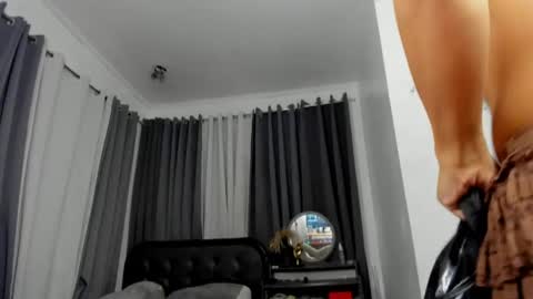 katalinahugecumxx online show from April 18, 7:07 pm