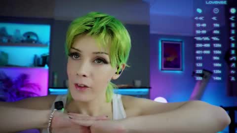 Katie online show from November 24, 8:33 pm