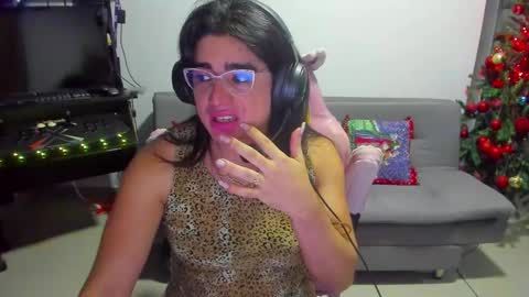 Khalifa Kasumi online show from December 14, 5:24 am