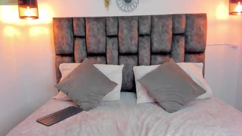 kris_kane1 online show from January 18, 12:07 am