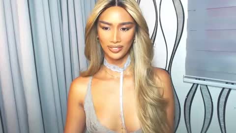 Lana online show from February 18, 12:15 am