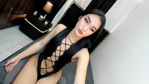 leanna online show from November 18, 7:03 pm