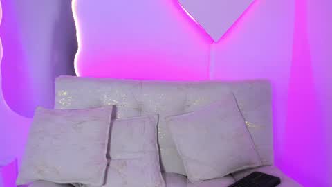 La  online show from June 19, 9:41 pm