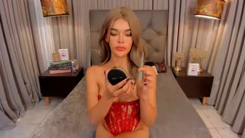 lianafoxontop online show from April 13, 1:04 pm