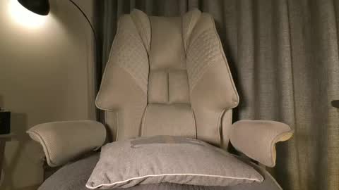 lianewhite online show from April 13, 1:31 am