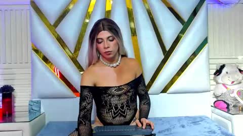 liiacollins online show from November 4, 9:58 pm