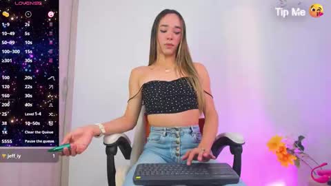 Linda online show from March 6, 10:26 pm