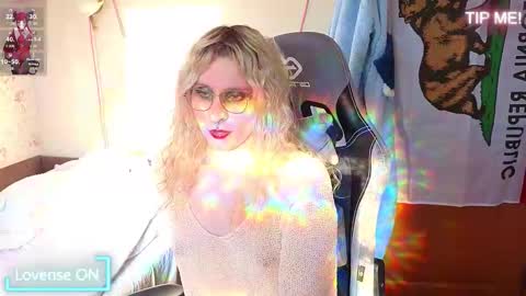 Lori -----------------------------------    online show from March 13, 1:27 pm