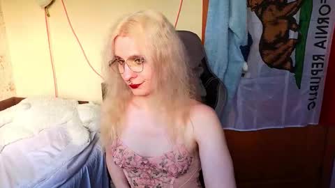 Lori -----------------------------------    online show from March 18, 3:11 pm