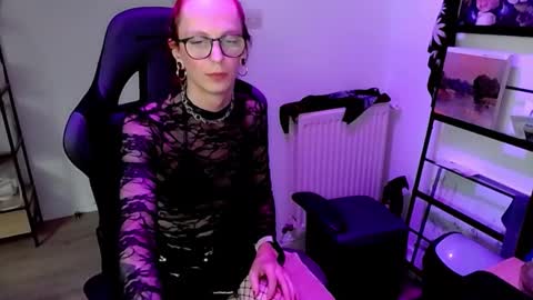 Lou online show from October 13, 3:56 pm