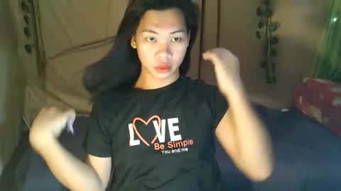 lovely_krizzy online show from December 14, 6:08 am