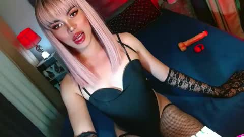 lovelymiss_shyna11 online show from October 26, 9:16 am